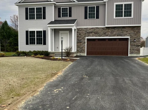 61 Wheatfield Way, Mechanicville, NY 12118