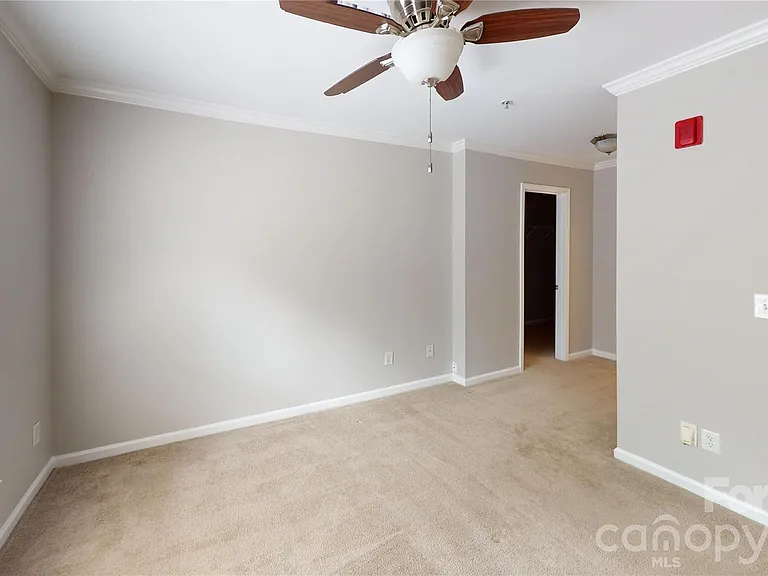 537 Donatello Ave — Photo 8