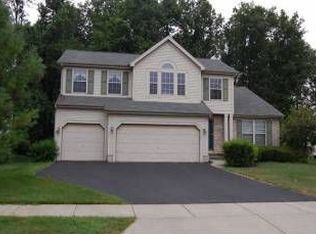 1072 Evadell Dr, Lewis Center, OH