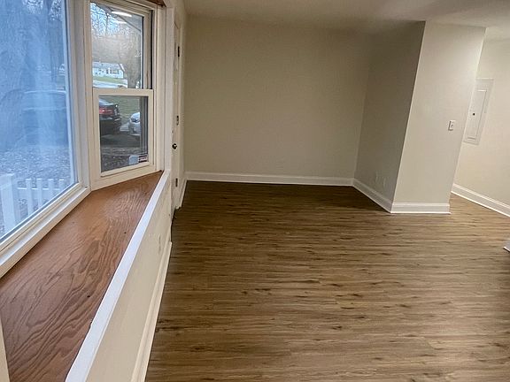 3rd image of 1723 Monterey Ct