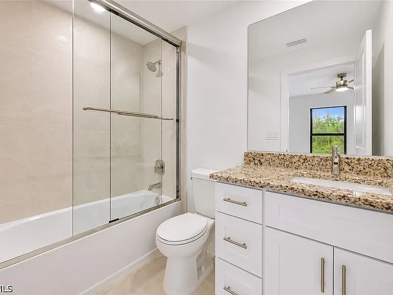 640 Lydia St — Photo 13