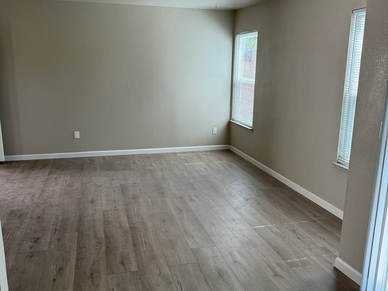 2 bed, 900 sqft, $2,045 — Photo 1