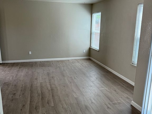 5th image of 5411-5415 Carrington Cir