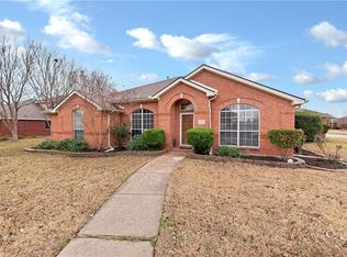 3202 Lochwood Dr, Mesquite, TX 75181