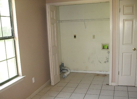 3rd image of 6830 Northknoll Ave