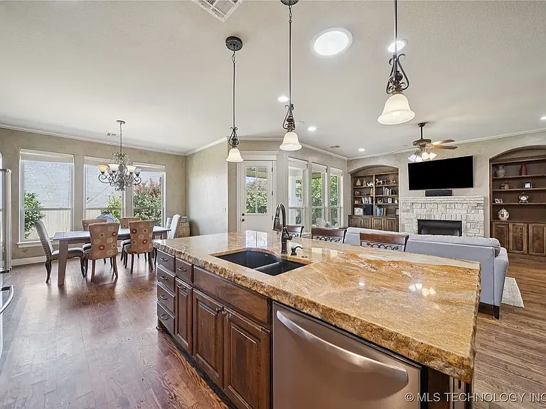 11285 S 73rd Pl E — Photo 17