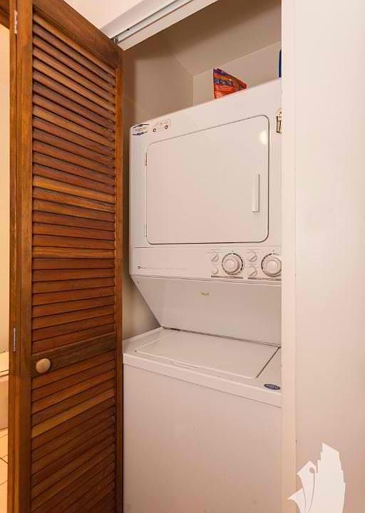 1st image of 1464 W Carmen Ave #3A