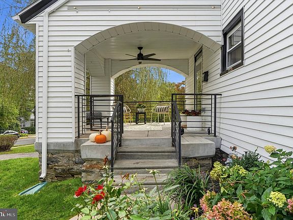 4th image of 623 Lawson Ave