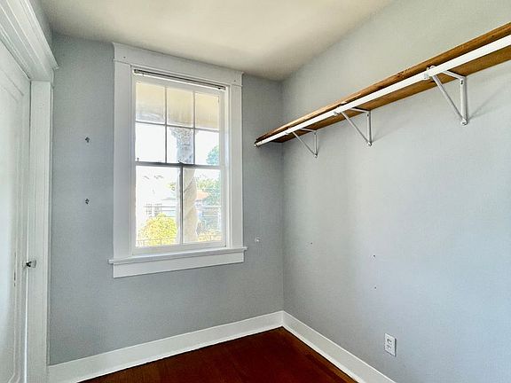 5th image of 2324 Calhoun St #D