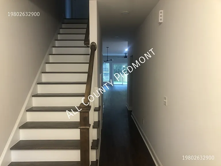 3219 Credenza Rd — Photo 2