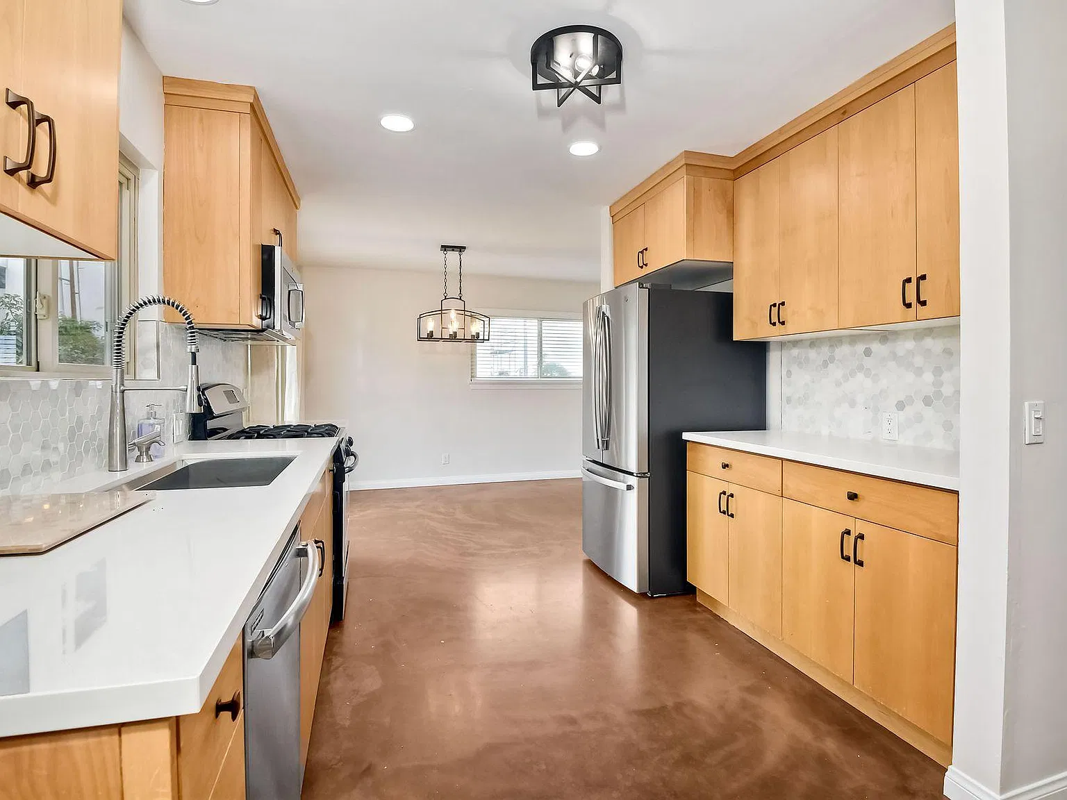 2 bed, 1256 sqft, $5,000 — Photo 3