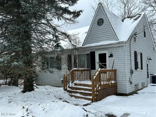 96 Lincoln Ave, Berea, OH 44017