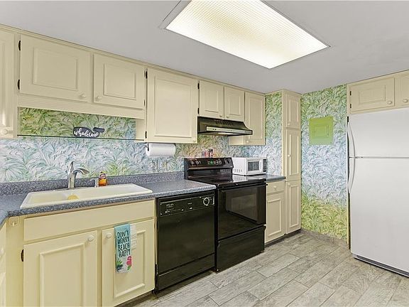 5th image of 4000 Surfside Blvd APT 306