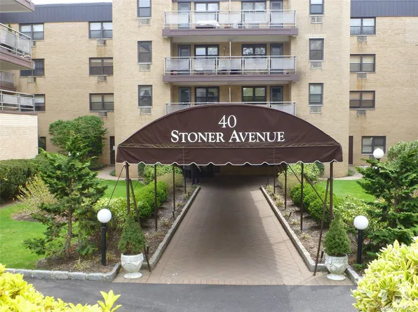 40 Stoner Avenue #2F, Great Neck, NY 11021