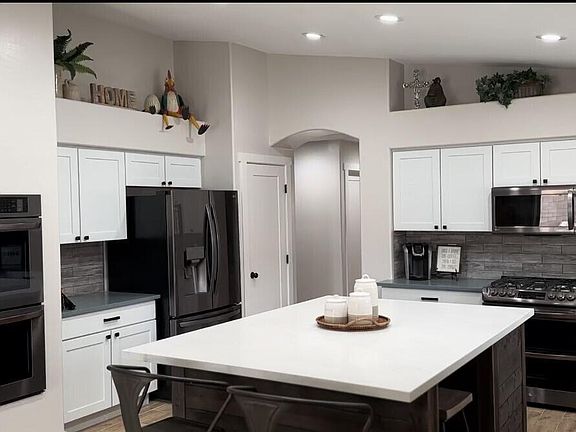 3rd image of 20439 N 88TH Lane