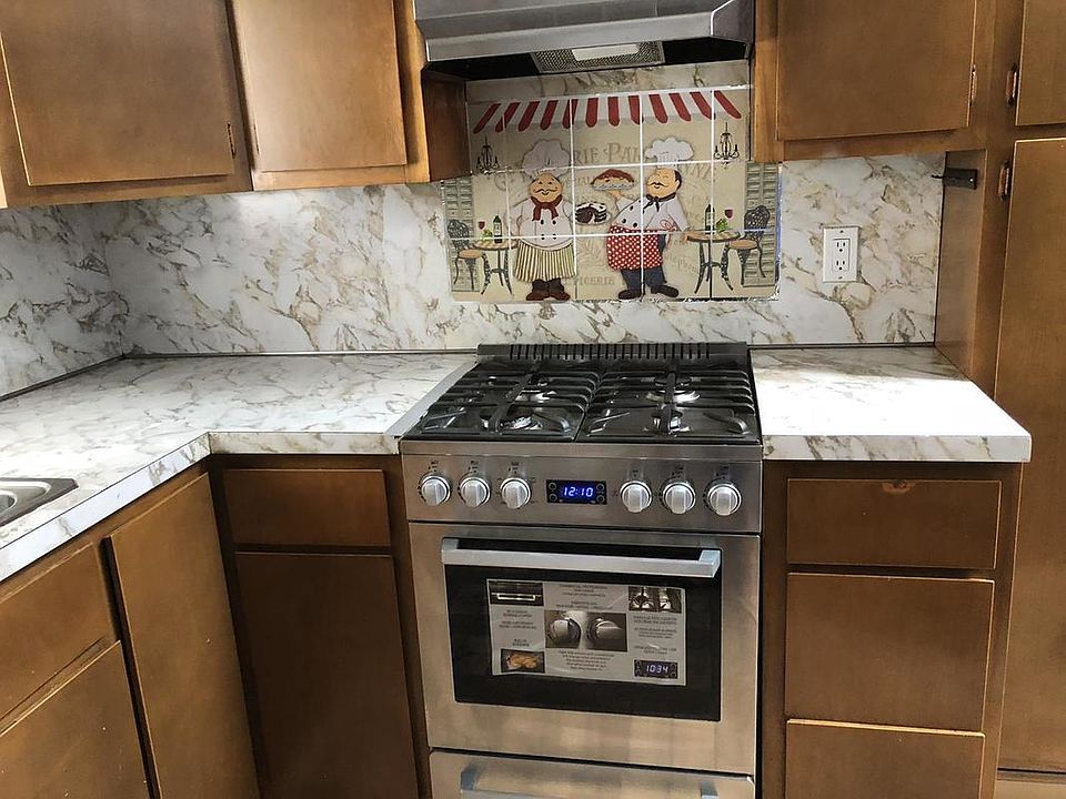2nd image of 2020 72nd St #2