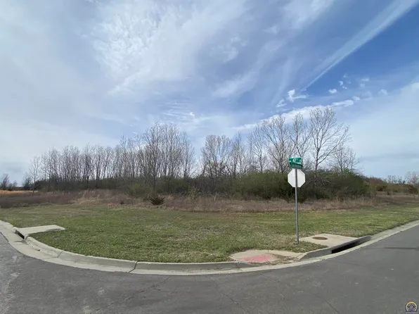 4621 SW Lincolnshire Rd, Topeka, KS 66610