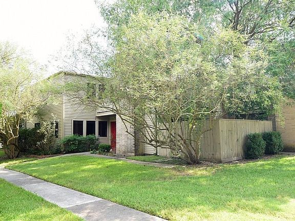 2nd image of 1432 Chardonnay Dr