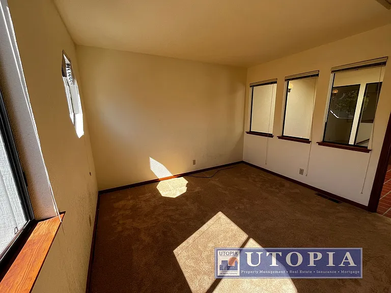 2726 Hampton Ln — Photo 27