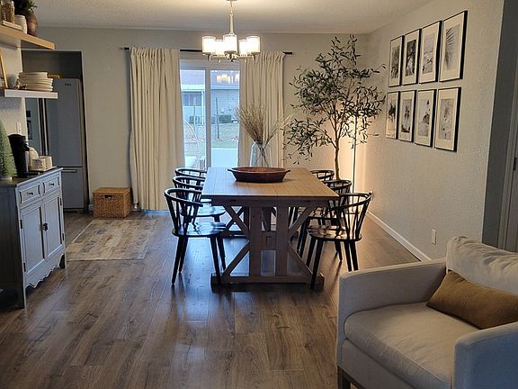 4th image of 2102 Oak Ln