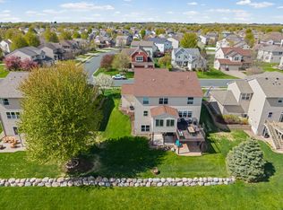 2061 Winterberry Ln, Shakopee, MN 55379