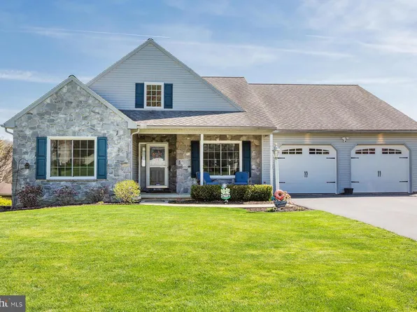 2050 Cloverton Dr, Columbia, PA 17512