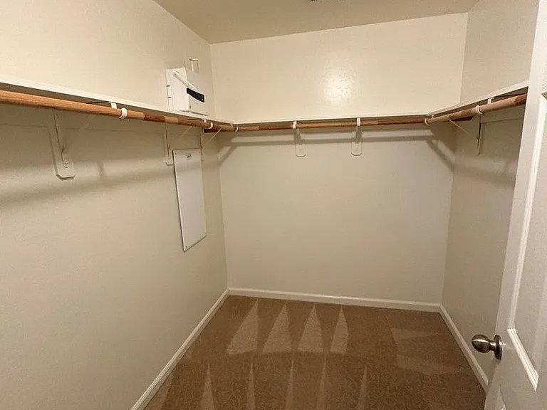 4704 W Rialto Ave — Photo 9