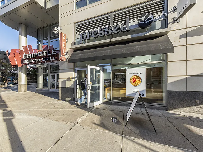 Pierce Boston — Photo 40