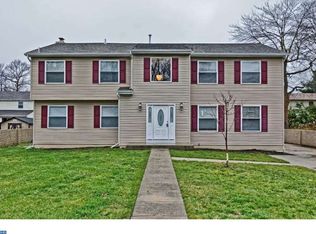 5 Logan Dr, Cherry Hill, NJ 08034