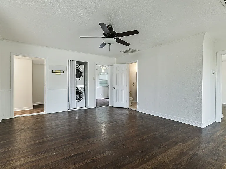 6950 Hillcrest Ave — Photo 9