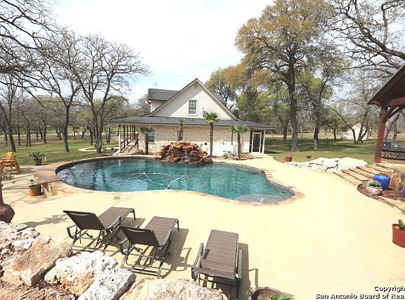 3rd image of 179 Home Place Dr
