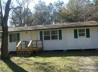17729 Center Dr, Fountain, FL 32438