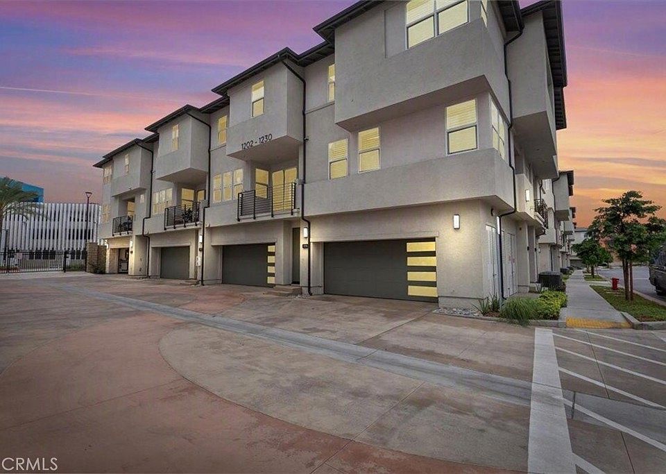 1st image of 1206 W Cara Dr