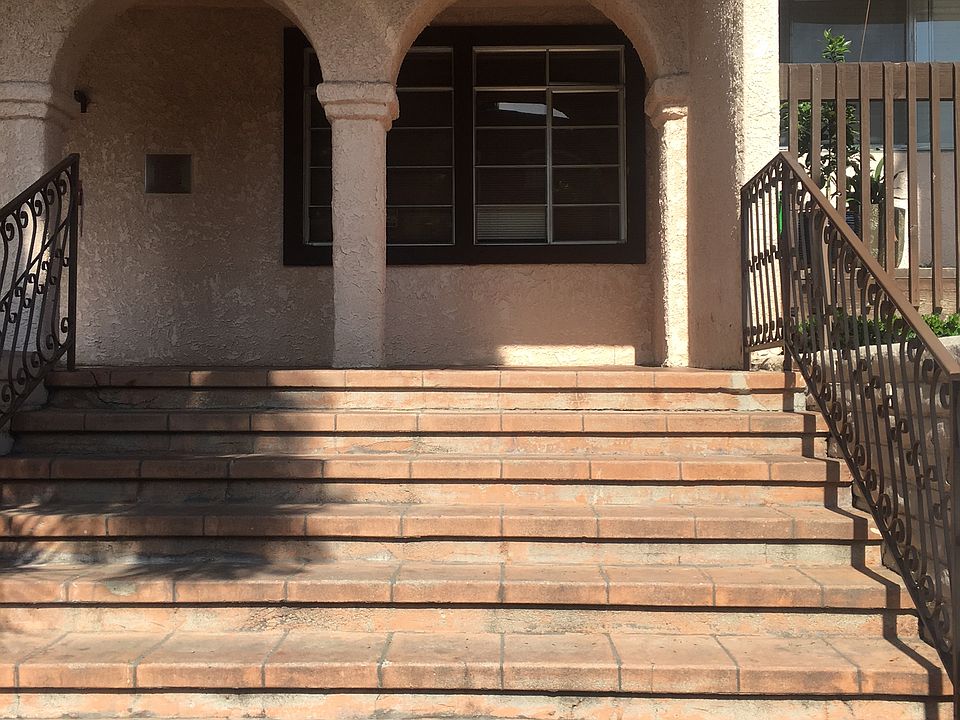 1st image of 5334 Lindley Ave Unit 211