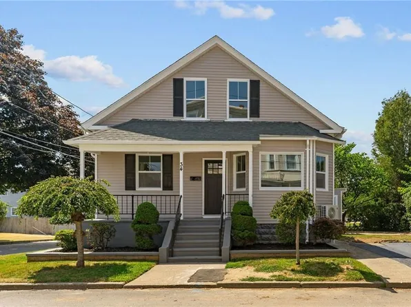 34 Vermont St, Cranston, RI 02920