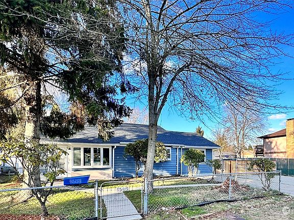3rd image of 1305 118th Street S