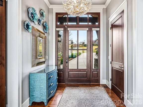 4th image of 236 Summerset Dr
