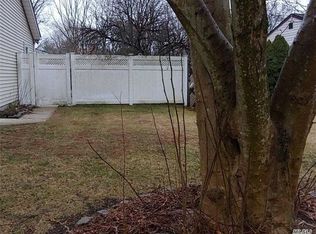 6 Bonnie Rd, Centereach, NY 11720