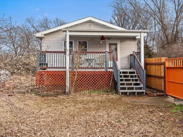 628 Military Rd, Saint Louis, MO 63125