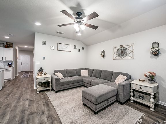 4th image of 2122 Trumans Hill