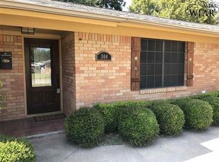 306 Mimosa St, Burkburnett, TX 76354