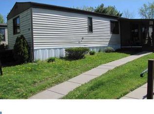 166 Hillside Ct, North Wales, PA