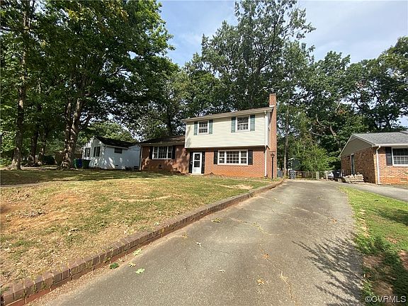 2nd image of 2116 Woodmont Dr