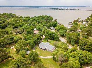 111 Ocean Dr, Gun Barrel City, TX 75156