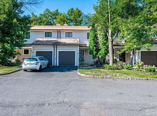 11 Tulip Ct, Edison, NJ 08820