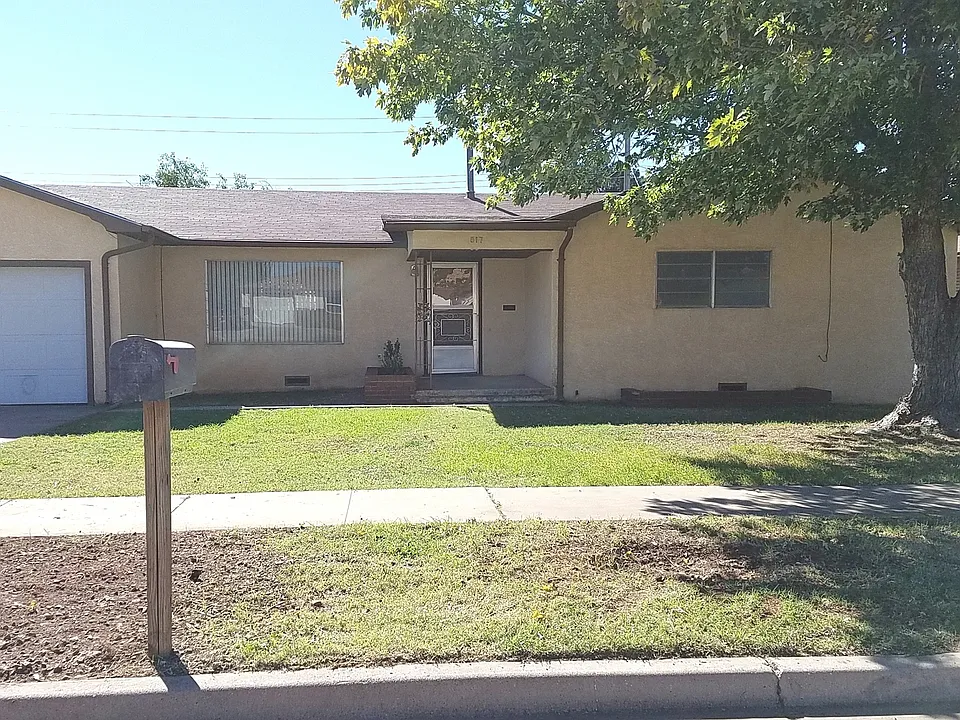 817 W Yucca Ave