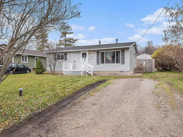 3801 Brook Dr, Traverse City, MI 49684