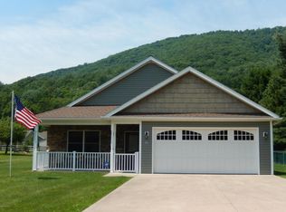 20 Sandy Run Rd, Benton, PA 17814