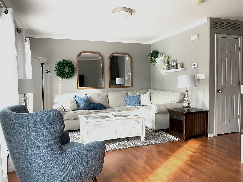 Staged photo (Furniture not included.)
