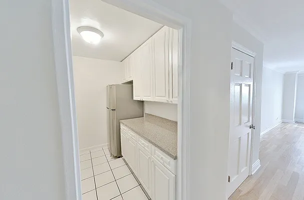 Rented by Stonehenge NYC LLC | media 11